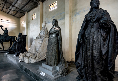 QUEEN VICTORIA AND GEORGE V IN THE LUCKNOW STATE MUSEUM